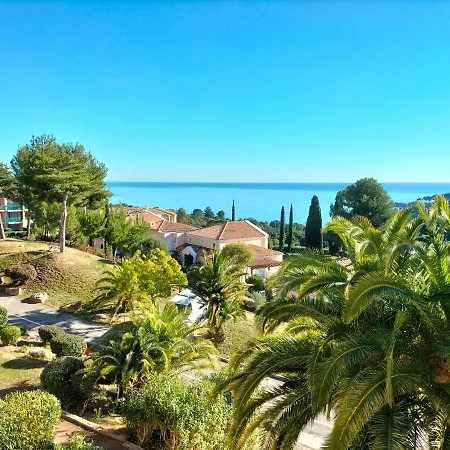 Superbe Appartement Avec Vue Mer Et Piscine Saint-Raphael  Exterior photo