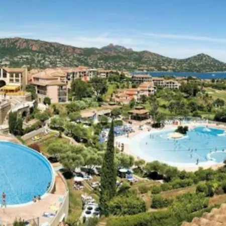 Superbe Appartement Avec Vue Mer Et Piscine Saint-Raphael  Exterior photo