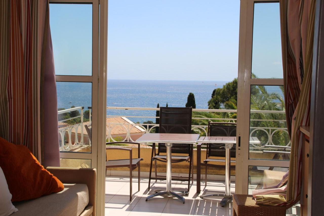 Superbe Avec Vue Et Piscine * Saint-Raphael (Var)